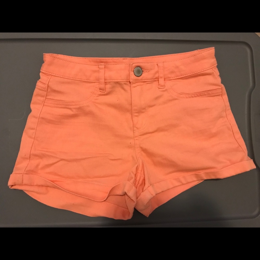 H&M Shorts Size 4 in Orange